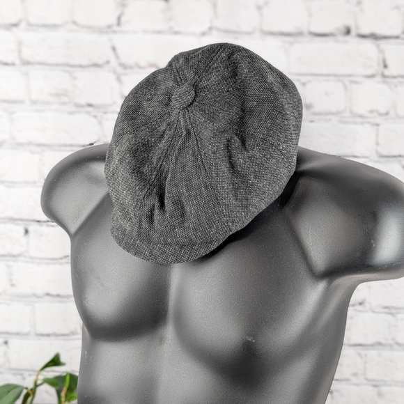 New dark gray / black newsboy cap, lined, elastic back - Picture 1 of 11